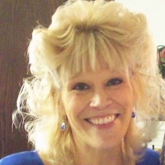 Meet your Posher, Leah - Picture 1 of 1